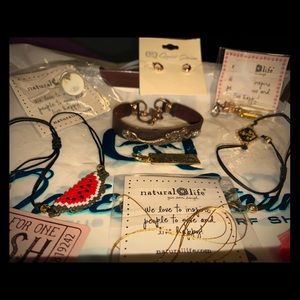 •A QUIET STORM SURF SHOP JEWELRY GIFT SET•